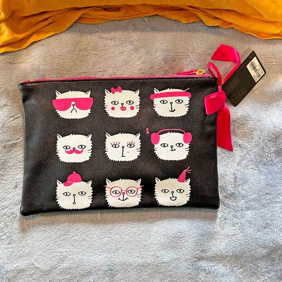 MAKEUP BAGS, SET OF TWO, "EVERYDAY IS CATURDAY" & OTHER ONE IS CAT FACES ON BLK - Picture 2 of 6